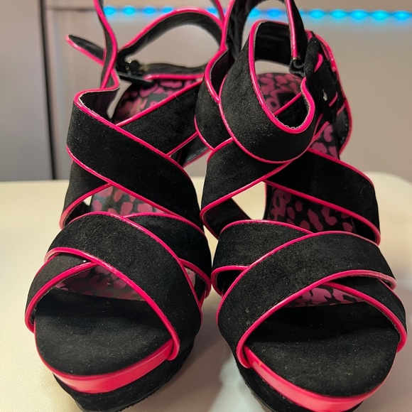 Dollhouse Muse Peep Toe High Heel Strappy Suede Platform Pumps Black Pink - Picture 3 of 6